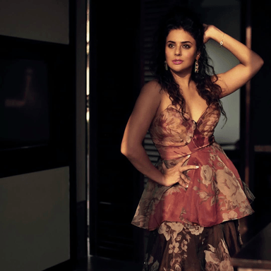 SARA KHAN